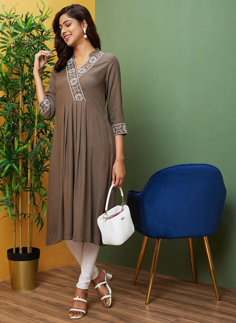 جلو باص Globus Women Taupe Embroidered Pleated A-Line Kurta